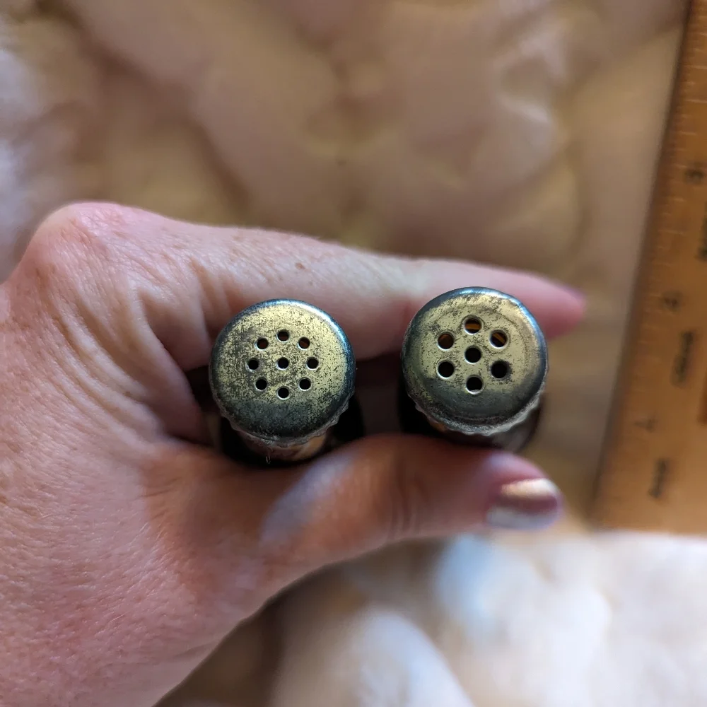 Last Call.Vintage 1960s Schlitz salt and pepper